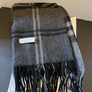 100% Cashmere Enya Montanani Unisex Gray Plaid Scarf
